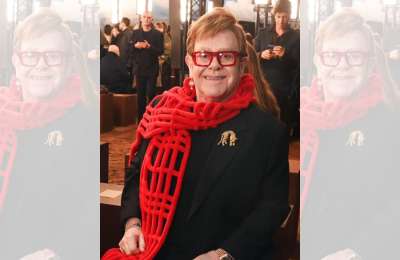 SIR ELTON JOHN HEARTBREAKINGLY ADMITS: ‘I CAN’T SEE ANYTHING’