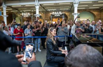 DELTA GOODRUM: Surprises Commuters with Stunning Station Performance