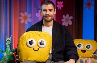 Superman Swaps Cape for CBeebies: David Corenswet Reads a Bedtime Story