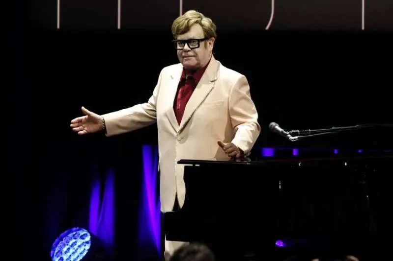 Elton John Marks 35 Years of Sobriety: ‘Grateful for All the Love’
