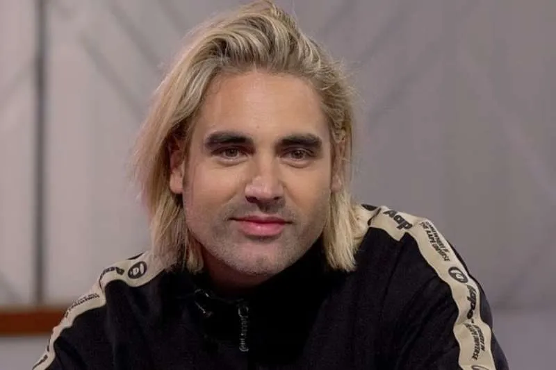 BUSTED CHARLIE SIMPSON CANCELS DJ GIGS AMID JAMES BOURNE’S MYSTERY ILLNESS BUSTED CHARLIE SIMPSON CANCELS DJ GIGS AMID JAMES BOURNE’S MYSTERY ILLNESS