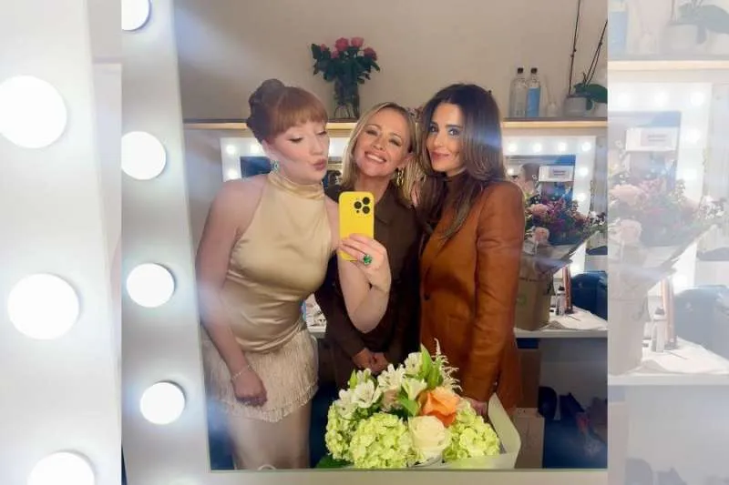 GIRLS ALOUD SUPPORT NICOLA ROBERTS AS £3.5M TOUR EARNINGS REVEALED GIRLS ALOUD SUPPORT NICOLA ROBERTS AS £3.5M TOUR EARNINGS REVEALED