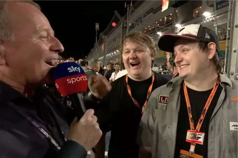 LEWIS CAPALDI LAUGHS OFF MARTIN BRUNDLE’S ACCIDENTAL SNUB LEWIS CAPALDI LAUGHS OFF MARTIN BRUNDLE’S ACCIDENTAL SNUB