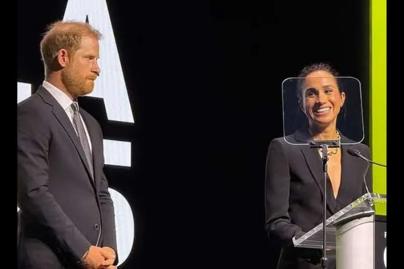 HARRY AND MEGHAN NAMED HUMANITARIANS OF THE YEAR HARRY AND MEGHAN NAMED HUMANITARIANS OF THE YEAR