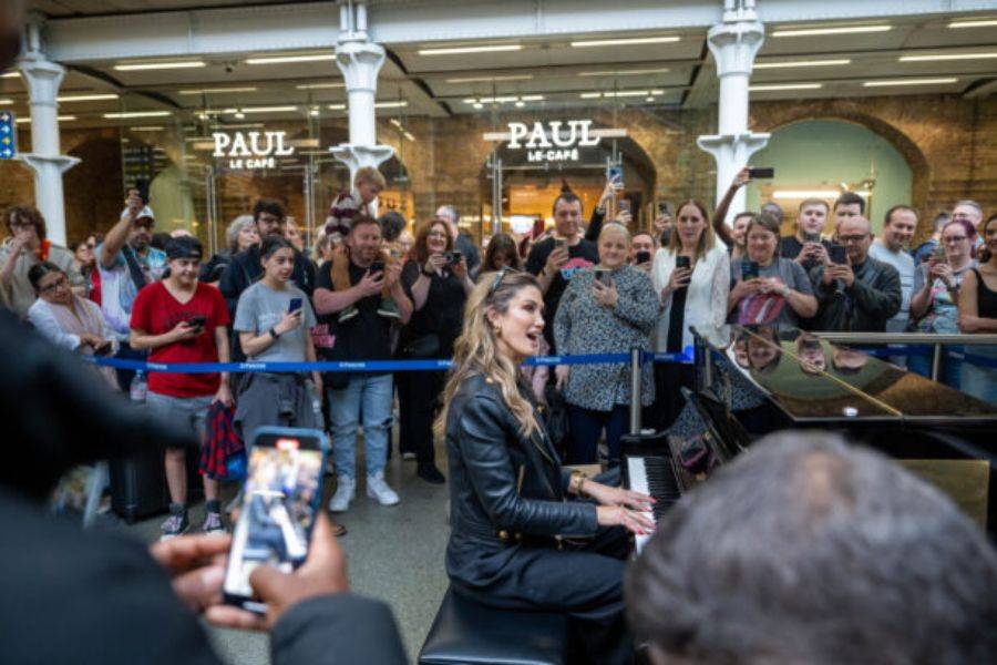 DELTA GOODRUM: Surprises Commuters with Stunning Station Performance
