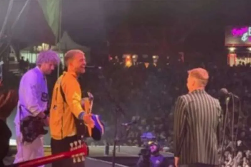 Patrick Bamford Joins Kaiser Chiefs On Stage in Surprise Guitar Cameo at Leeds Gig Patrick Bamford Joins Kaiser Chiefs On Stage in Surprise Guitar Cameo at Leeds Gig