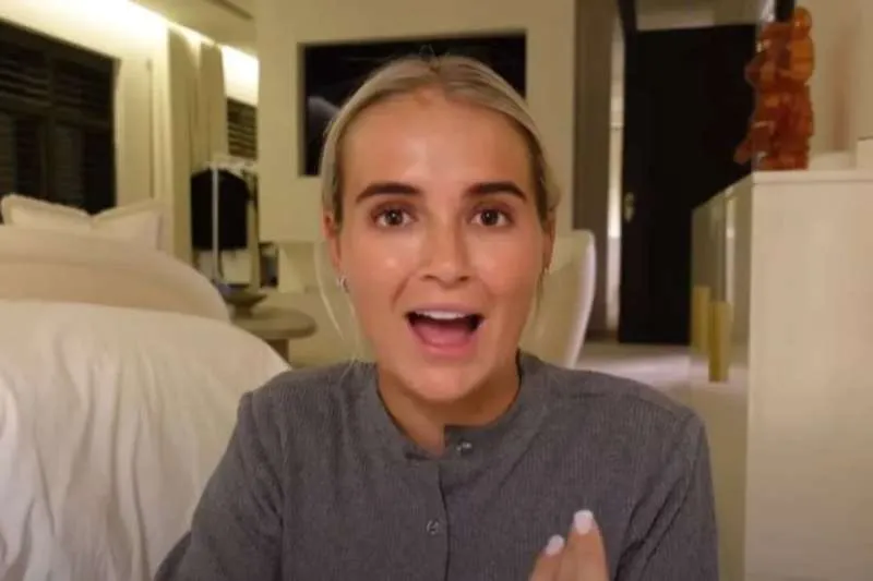 MOLLY-MAE SWAPS GLAM FOR GANACHE IN CELEBRITY BAKE OFF SIGNING