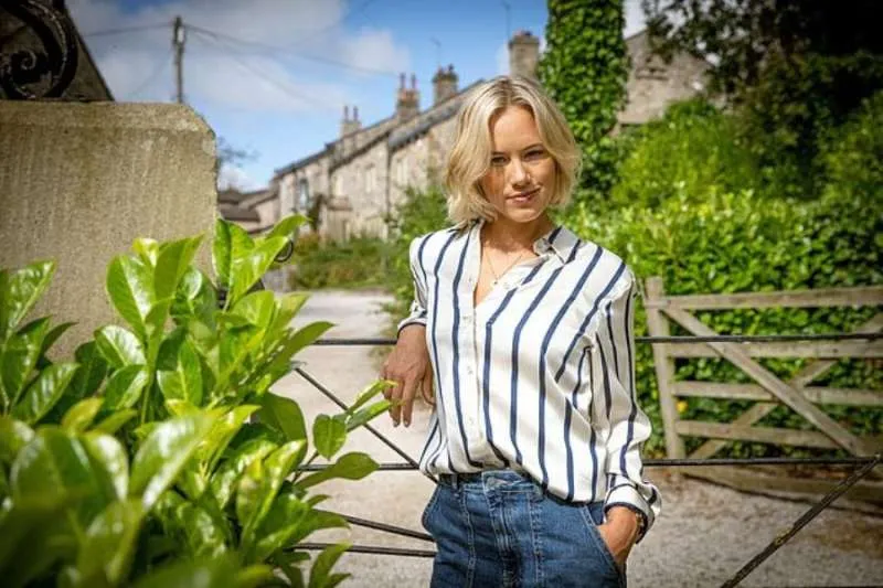 Emmerdale Star Georgia Jay Confirms Pregnancy After On-Screen Baby Bump Sparks Speculation Emmerdale Star Georgia Jay Confirms Pregnancy After On-Screen Baby Bump Sparks Speculation