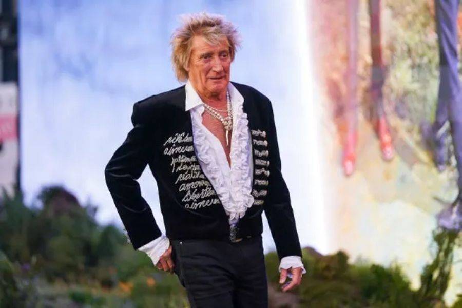 SIR ROD STEWART FORCED TO CANCEL SIXTH SHOW, WILL HE MISS GLASTONBURY?