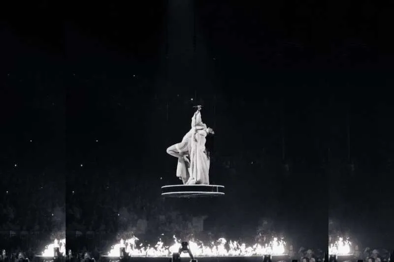 DUA LIPA’S WEMBLEY BOMBSHELL: Raye and Charli XCX Set to Join Her on Stage.