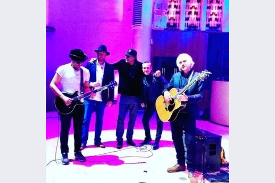 STING INTERRUPTS SHOW TO DELIVER SHOCKING NEWS ABOUT DRUMMER’S ON-STAGE COLLAPSE